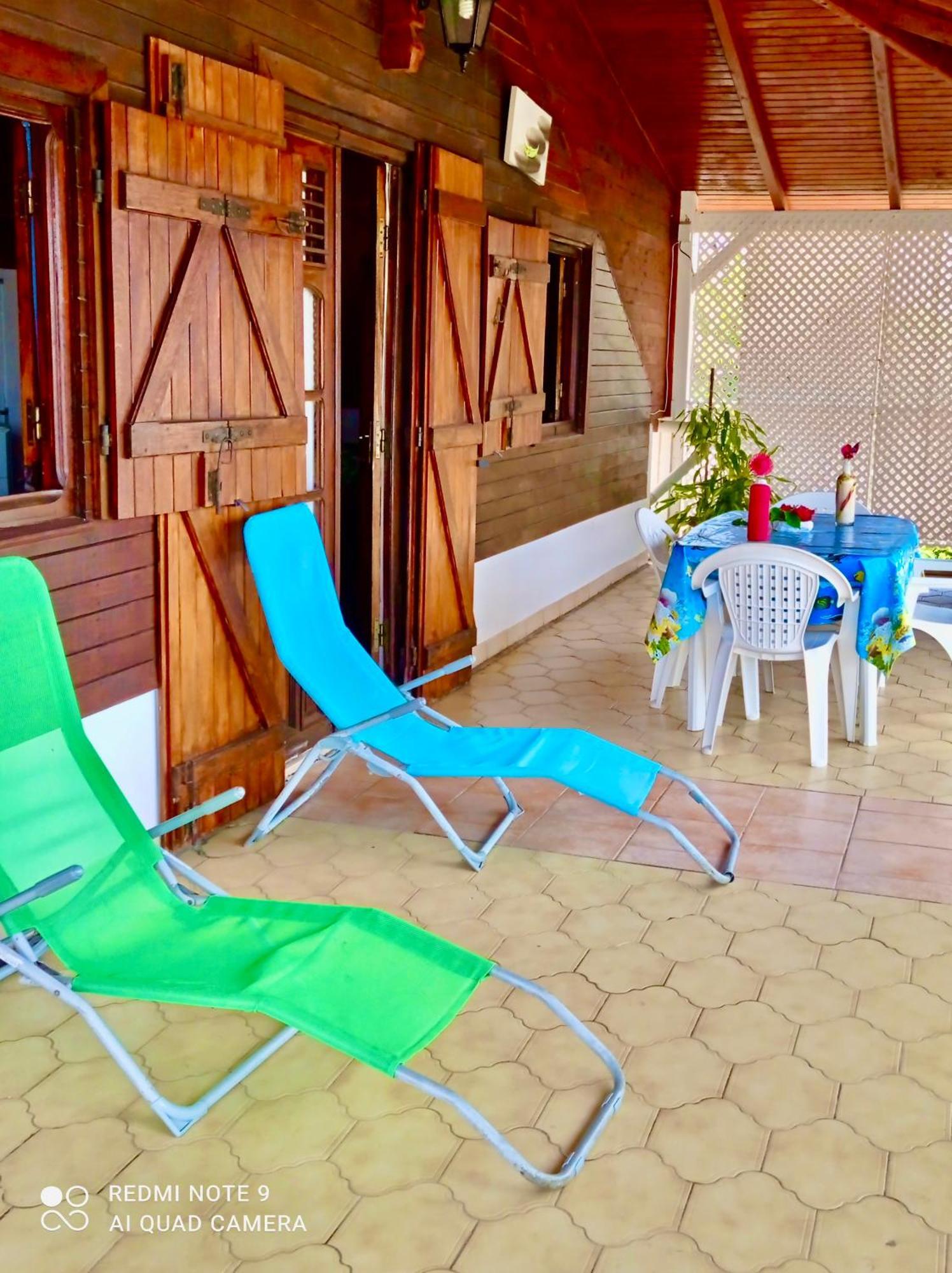 Villa Chez Ninette Pres Des Sources Chaudes Bouillante Exterior foto