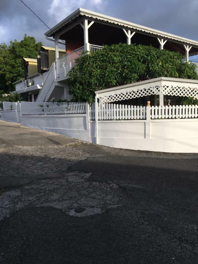 Villa Chez Ninette Pres Des Sources Chaudes Bouillante Exterior foto